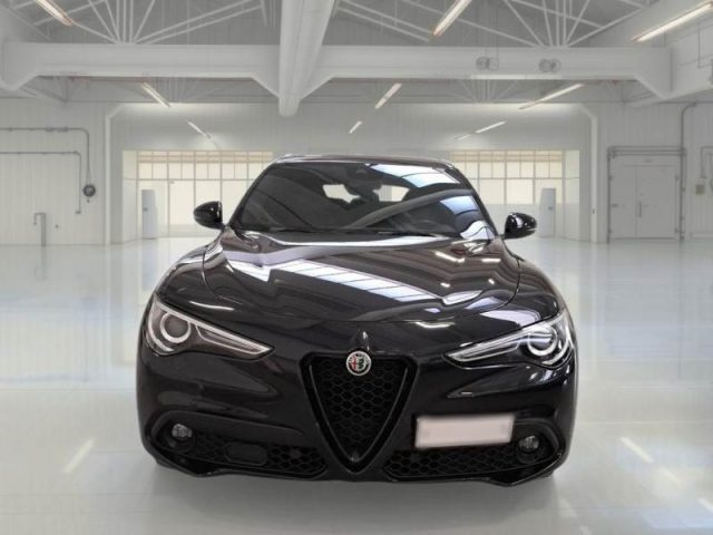 ALFA ROMEO Stelvio usata, con Cerchi in lega