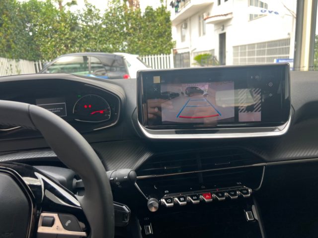 PEUGEOT 2008 usata, con Cruise Control