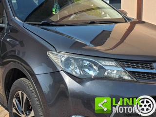 TOYOTA RAV 4 usata, con Luci diurne