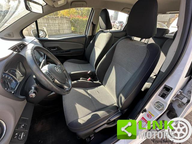 TOYOTA Yaris usata, con Autoradio
