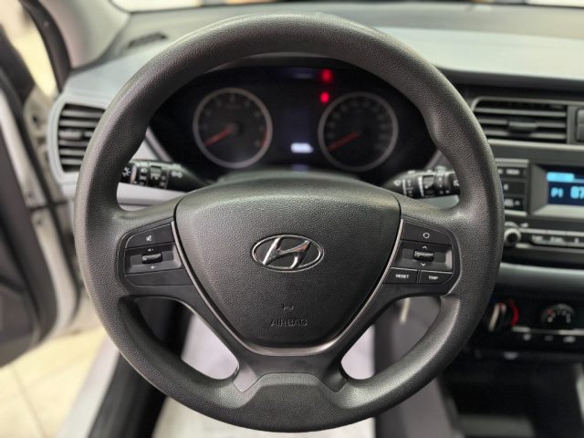 HYUNDAI i20 usata, con Volante multifunzione
