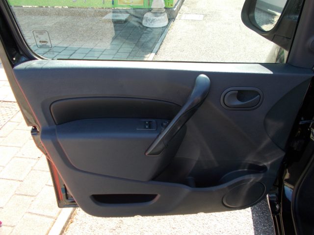 RENAULT Kangoo usata, con ESP