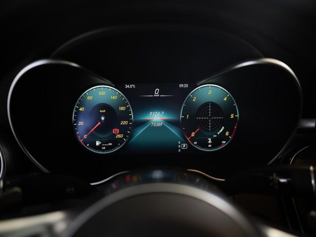 MERCEDES-BENZ GLC 220 usata, con Controllo vocale