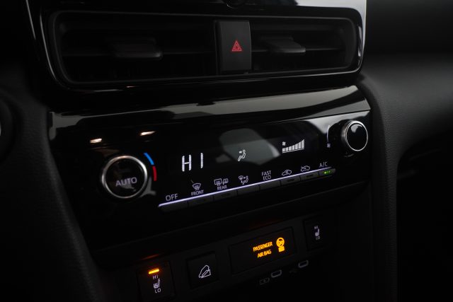 TOYOTA Yaris Cross usata 11