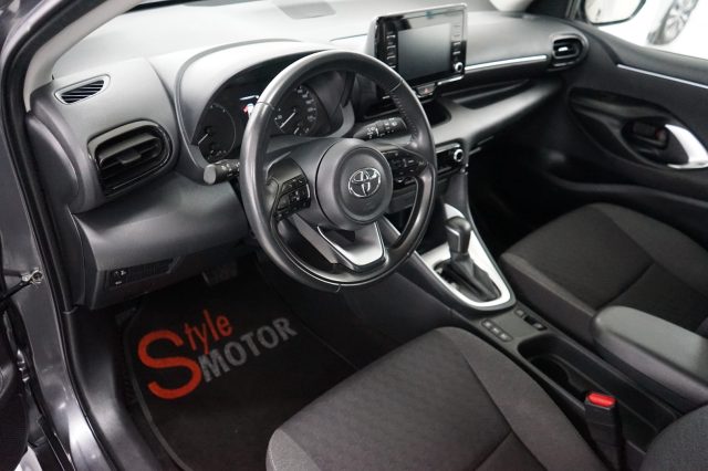 TOYOTA Yaris usata, con Bracciolo