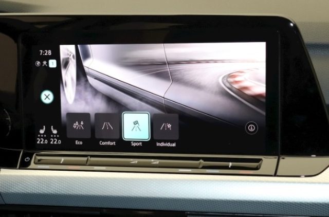 VOLKSWAGEN Golf usata, con ESP