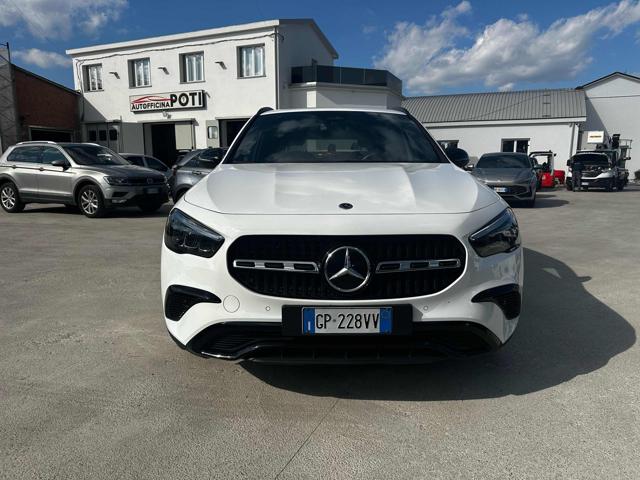 MERCEDES-BENZ GLA 200 usata, con Airbag