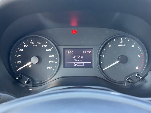 MERCEDES-BENZ Vito usata, con Controllo automatico clima
