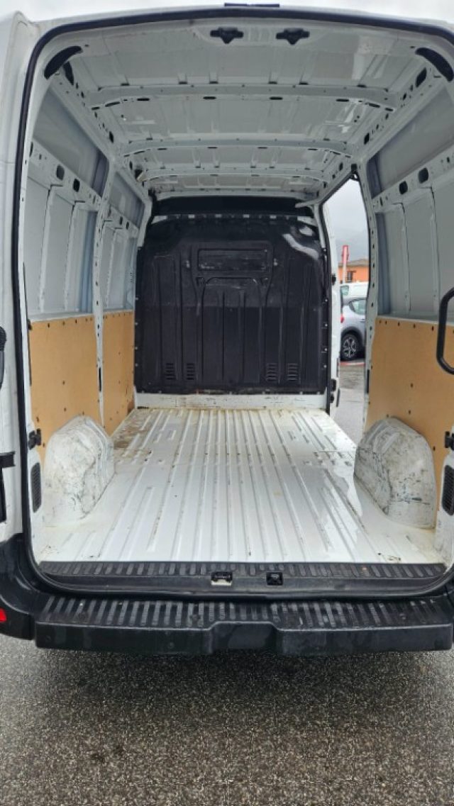 NISSAN NV400 usata 10