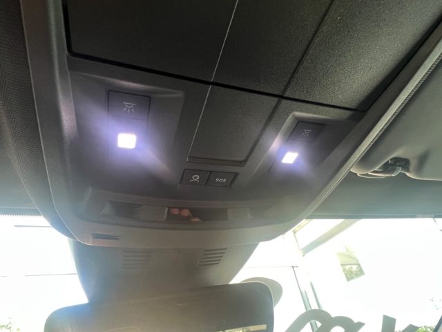 PEUGEOT 3008 usata, con USB