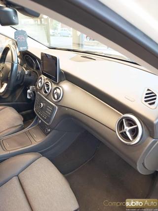 MERCEDES-BENZ GLA 200 usata, con Fari Xenon