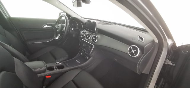 MERCEDES-BENZ GLA 200 usata 49