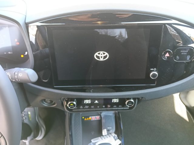 TOYOTA Aygo X usata, con Autoradio digitale