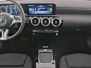 MERCEDES-BENZ A 180 usata, con Autoradio