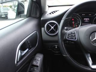 MERCEDES-BENZ GLA 200 usata, con Volante in pelle