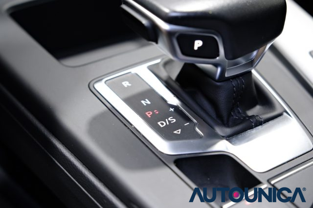 AUDI A4 usata, con Sensori di parcheggio anteriori