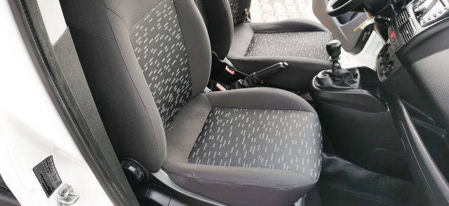 OPEL Combo usata 19