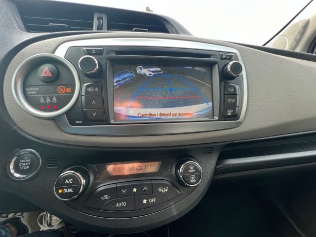 TOYOTA Yaris usata, con Bracciolo