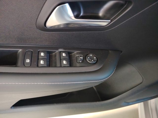 PEUGEOT 208 usata, con Specchietti laterali elettrici