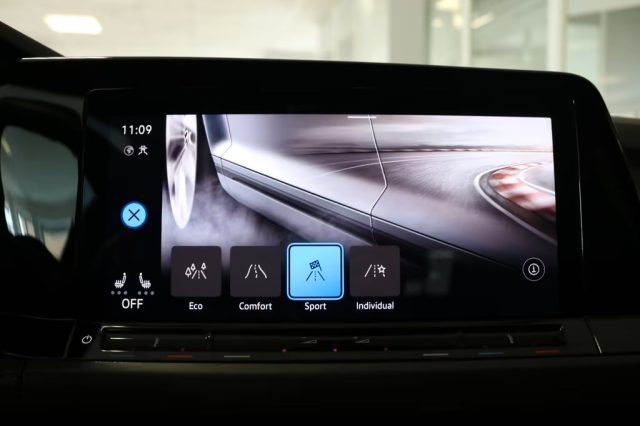 VOLKSWAGEN Golf usata, con Immobilizzatore elettronico