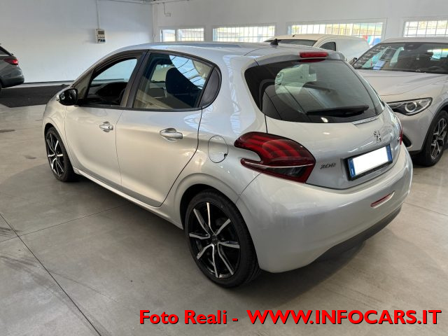 PEUGEOT 208 usata, con Airbag
