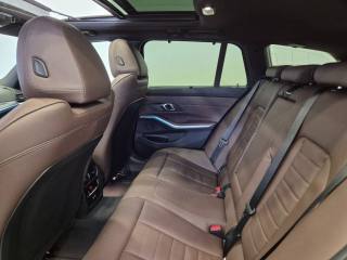BMW 320 usata, con Sensori di parcheggio anteriori