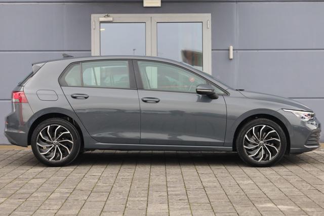 VOLKSWAGEN Golf usata, con Autoradio digitale