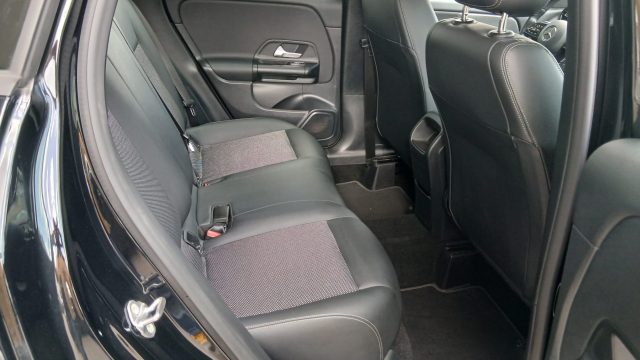MERCEDES-BENZ GLA 180 usata, con Climatizzatore