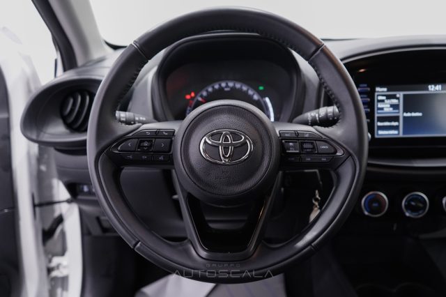 TOYOTA Aygo X usata, con Autoradio digitale
