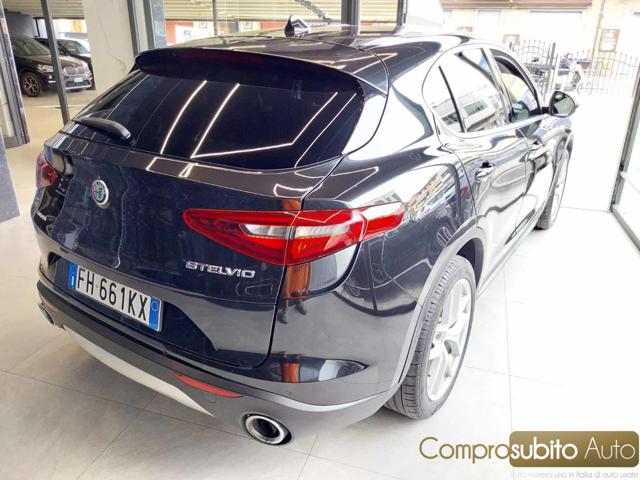 ALFA ROMEO Stelvio usata, con Alzacristalli elettrici