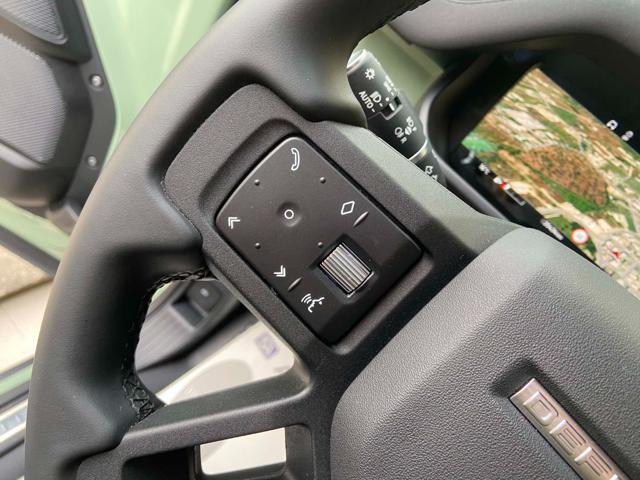 LAND ROVER Defender usata, con Fari LED