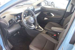 TOYOTA Yaris usata, con Fari LED