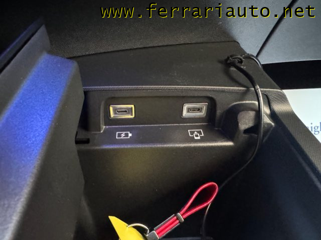 PEUGEOT 3008 usata, con USB