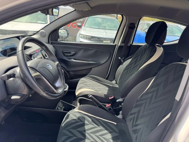 LANCIA Ypsilon usata, con Lettore CD