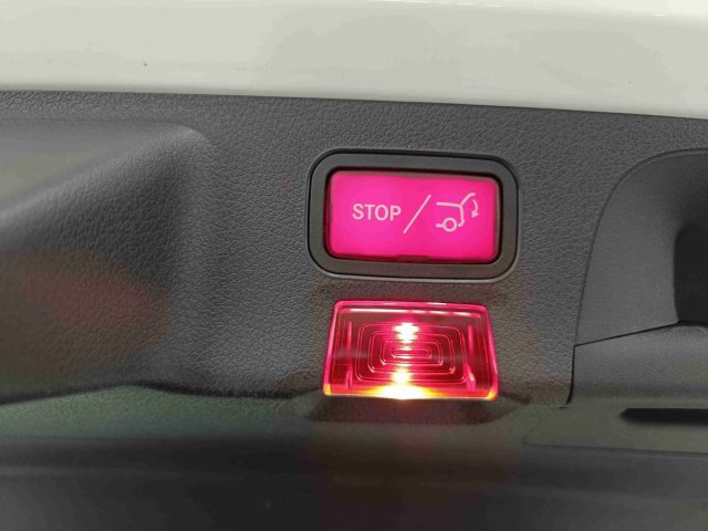 MERCEDES-BENZ CLA 200 usata, con Airbag testa