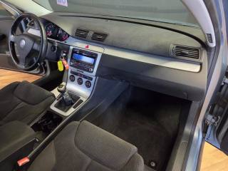 VOLKSWAGEN Passat usata, con Specchietti laterali elettrici