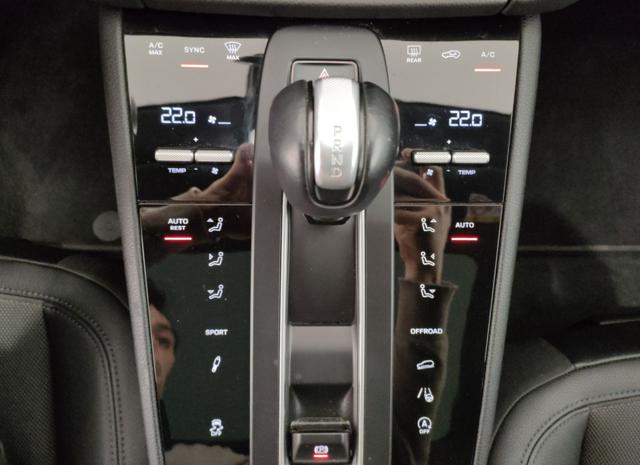 PORSCHE Macan usata, con Sedile posteriore sdoppiato
