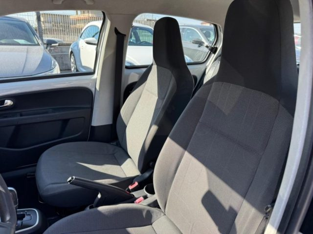VOLKSWAGEN up! usata, con Autoradio