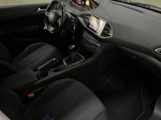 PEUGEOT 308 usata, con Autoradio