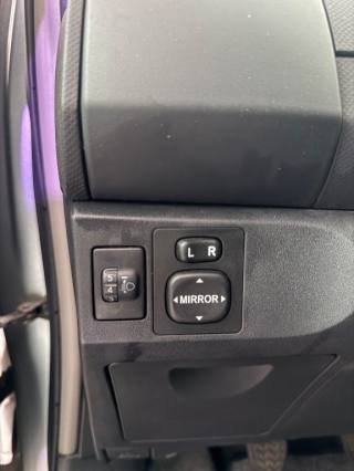 TOYOTA Yaris usata 14