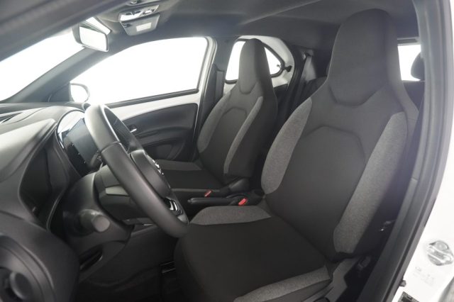 TOYOTA Aygo X usata 2