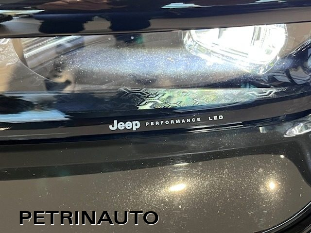 JEEP Avenger usata, con USB