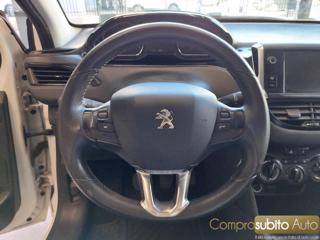 PEUGEOT 208 usata, con Airbag testa