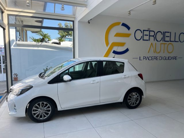TOYOTA Yaris usata, con Autoradio
