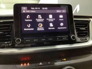 KIA Stonic usata, con Autoradio digitale