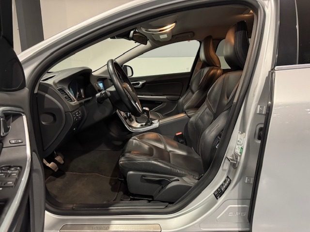 VOLVO V60 usata 13