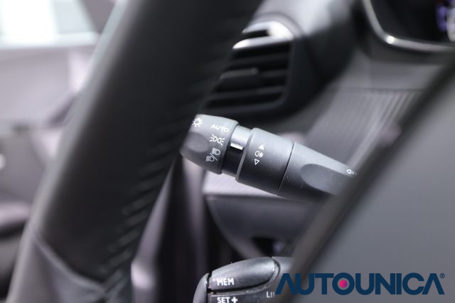 PEUGEOT 208 usata, con Sedile posteriore sdoppiato