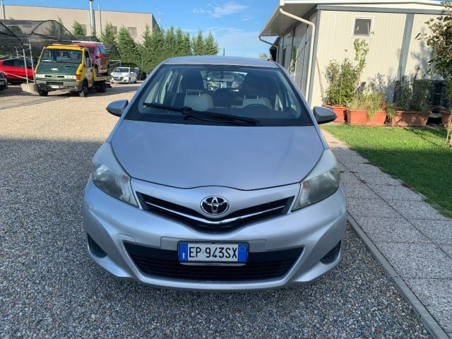 TOYOTA Yaris usata, con Airbag