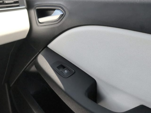 RENAULT Clio usata, con Touch screen