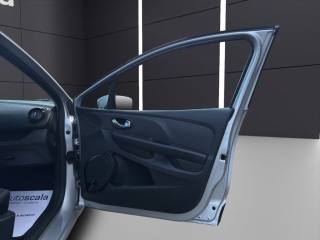 RENAULT Clio usata, con Specchietti laterali elettrici